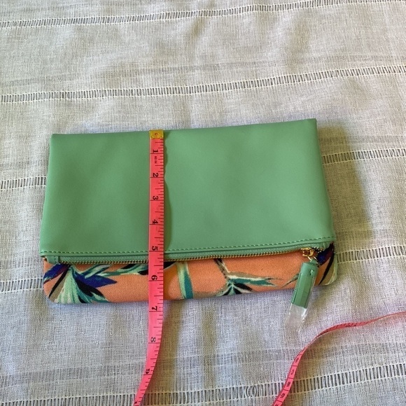 NWOT Rachel Pally tropical clutch with tassel. - Picture 11 of 11